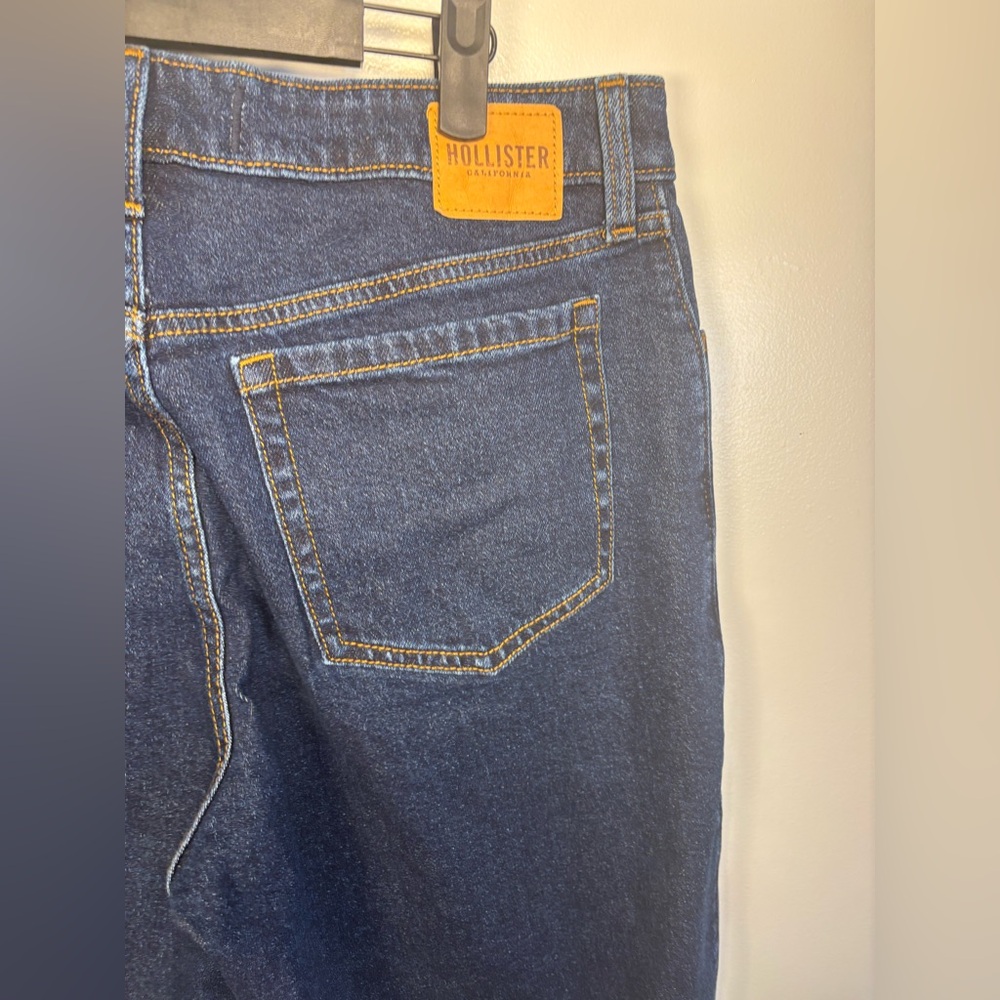 Brand new with tags! Hollister Women's Dark Blue Jeans - Picture 8 of 9